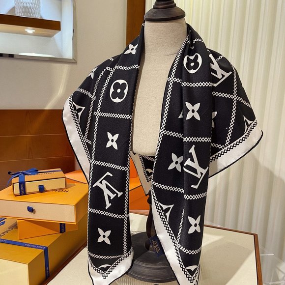 💎✨AUTHENTIC✨💎Louis Vuitton scarf - Picture 4 of 7